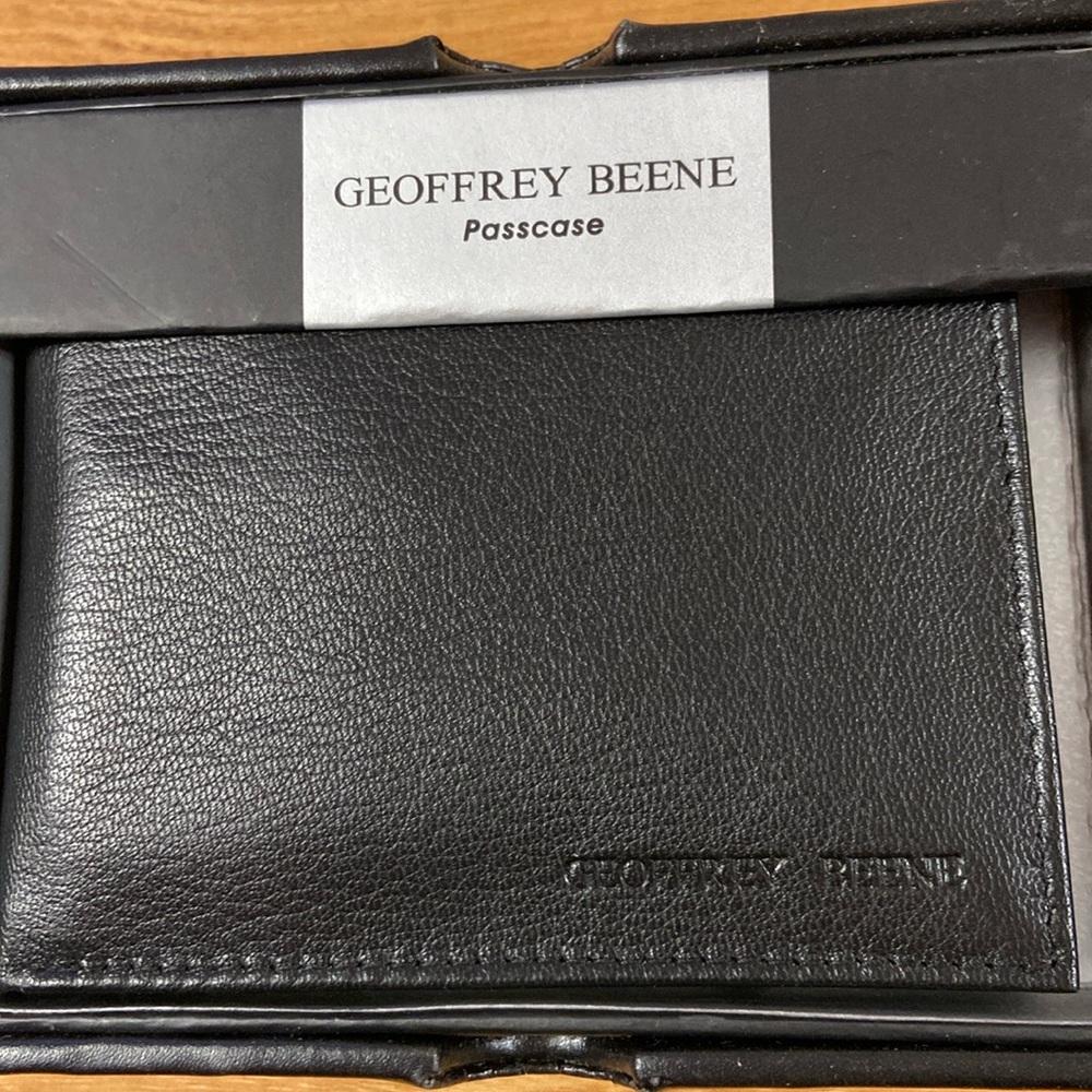 Geoffrey Beene passcase leather wallet